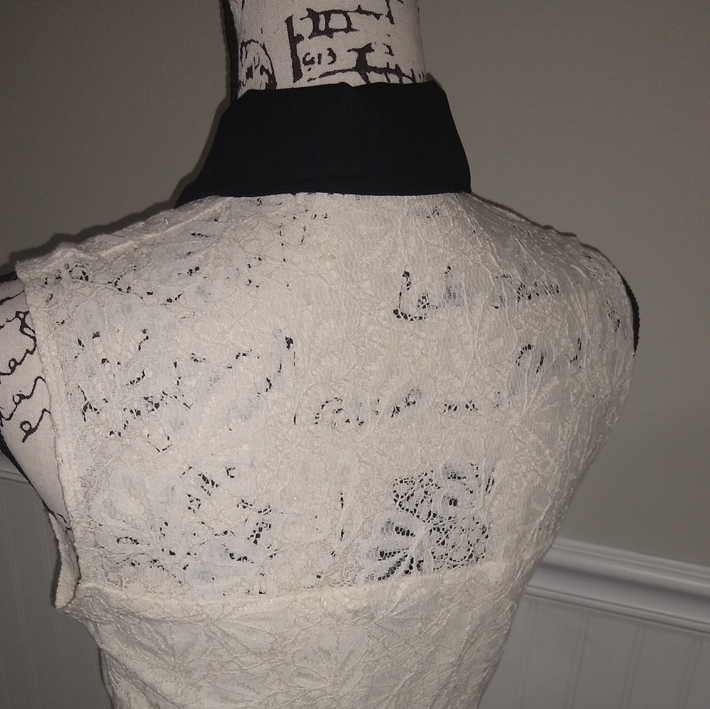 Sophisticatedly sexy black and white dress